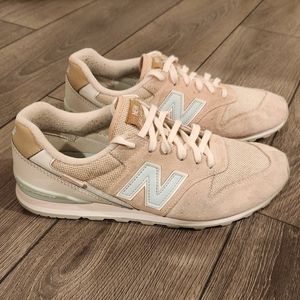 NEW BALANCE Classic 996 Women Sneakers Suede Light pink blue tan Size 9